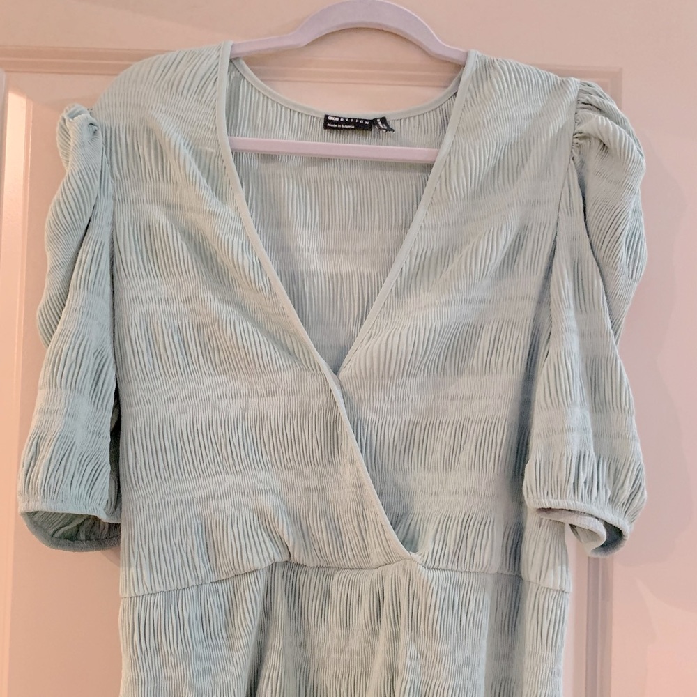 ASOS DESIGN Curve crinkle volume sleeve wrap top in sage green sz 12